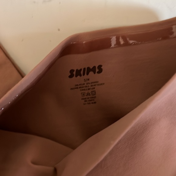 SKIMS Core Control Briefs sienna - Picture 4 of 4